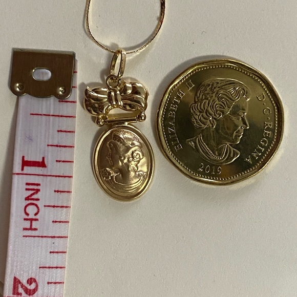 18K Gold Pendant - Picture 3 of 5